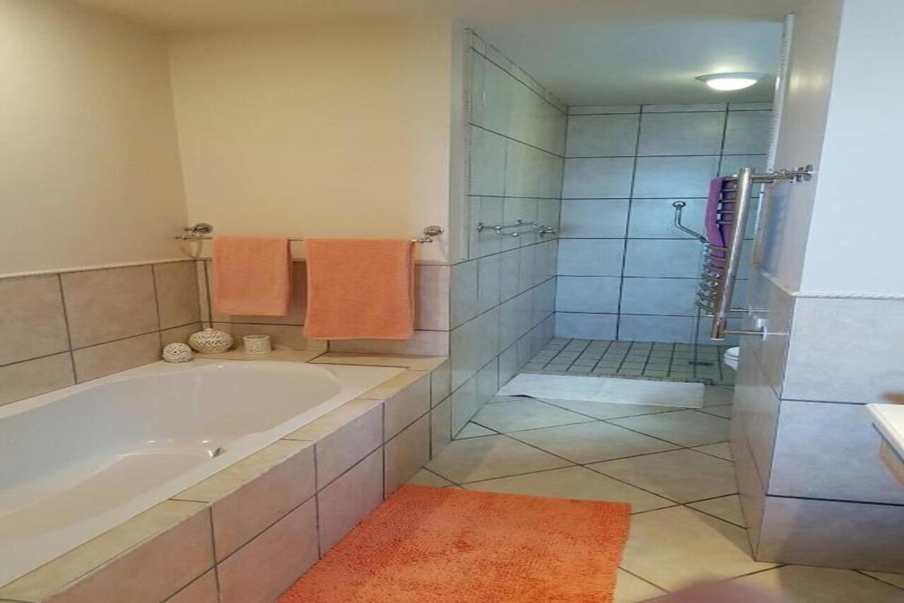 Royal Albatros Apartment Gansbaai Exterior photo